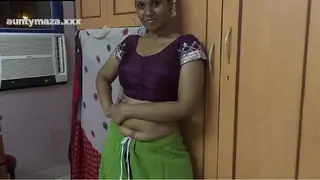 Amauter Indian babe masturbating with cucumber