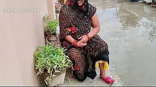 Bhabhi ki garden me chudai ki
