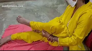 Full HD Oh yes Beautiful and cute bhabhi ji first desi village style Mein entry full romantic seen - Sizzling Reel