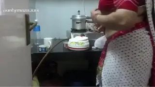 ▶ Leena Bhabhi Hot Navel Housewife 1