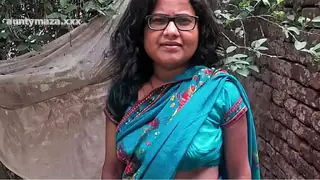 Uncut Desi wife hard-core fuking neighbour boy& outdoor